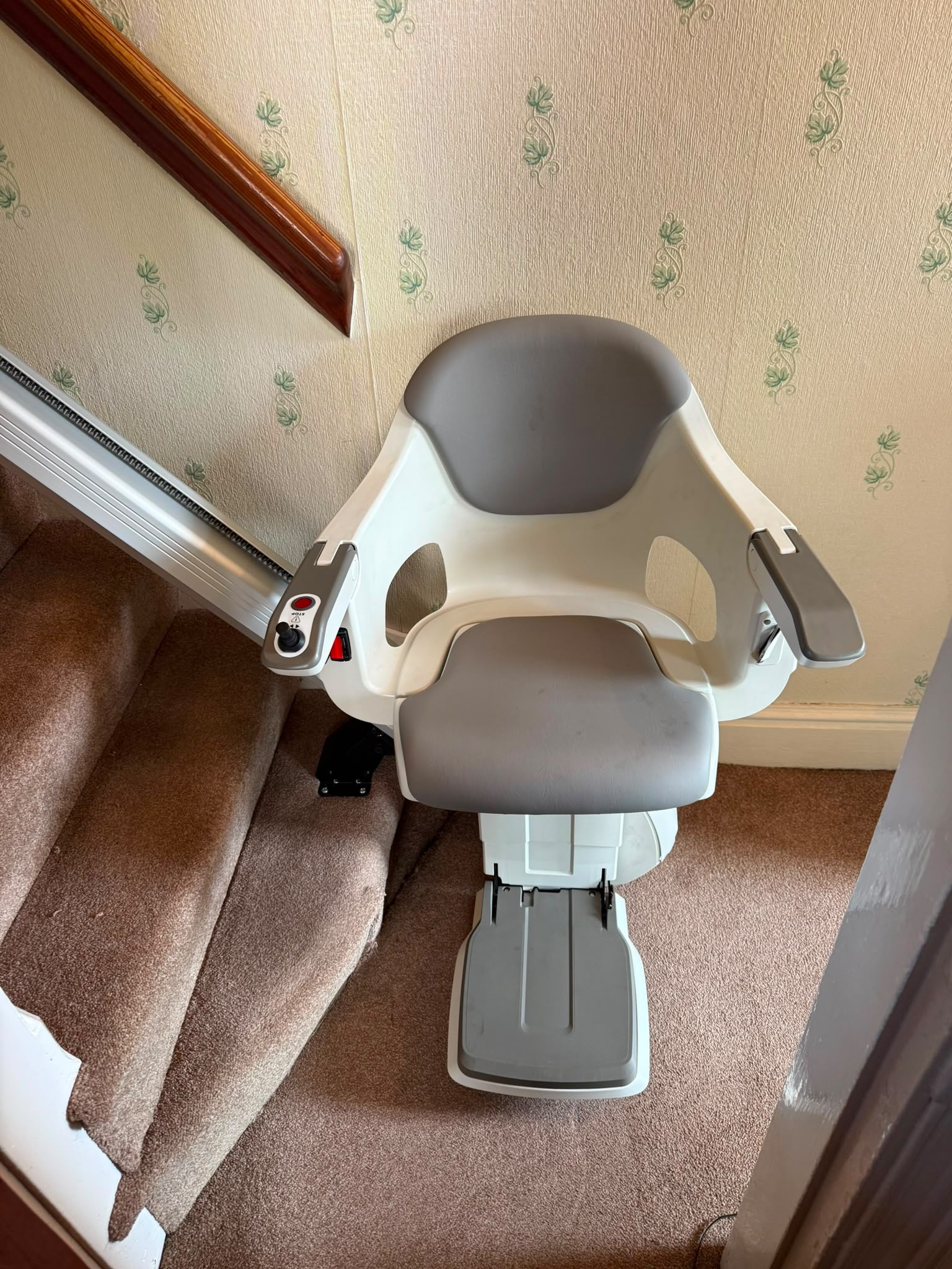 Another Happy Customer – Homeglide Power Swivel Stairlift Installed in Just Days